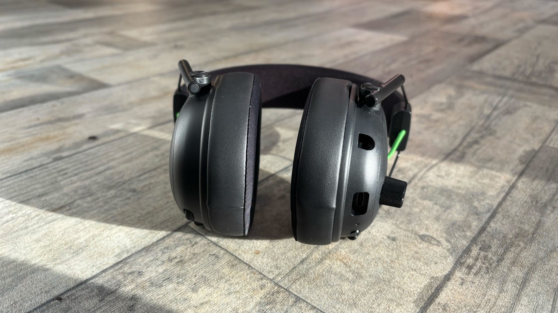 Обзор игровой гарнитуры Razer BlackShark V3: выглядит скучновато, но звук меняет всё картинка Игровая гарнитура Razer BlackShark V3: обзор | DGL.RU