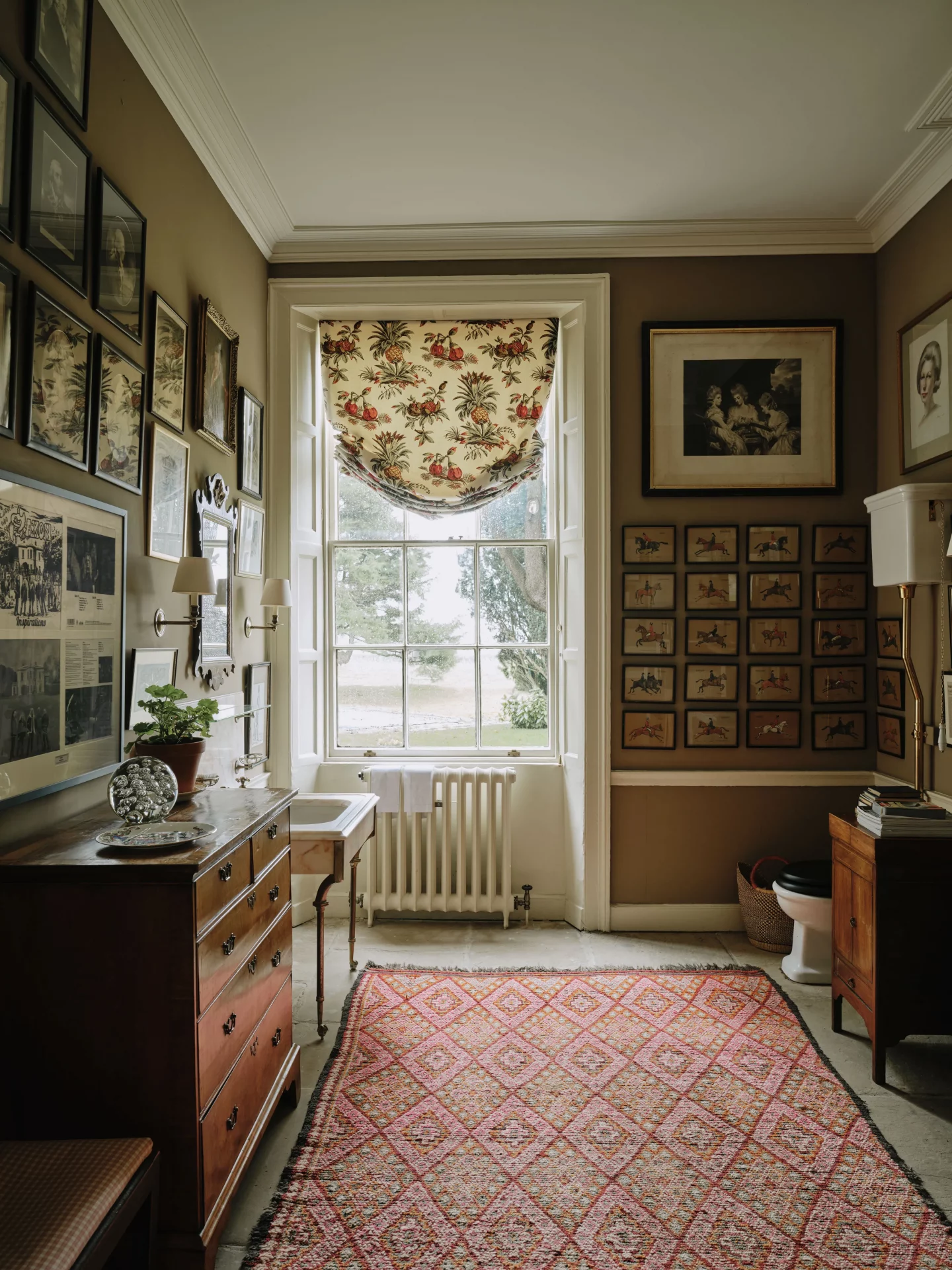 Оформление картин: эксперт раскрыл горькую правду о том, как мы портим свои шедевры