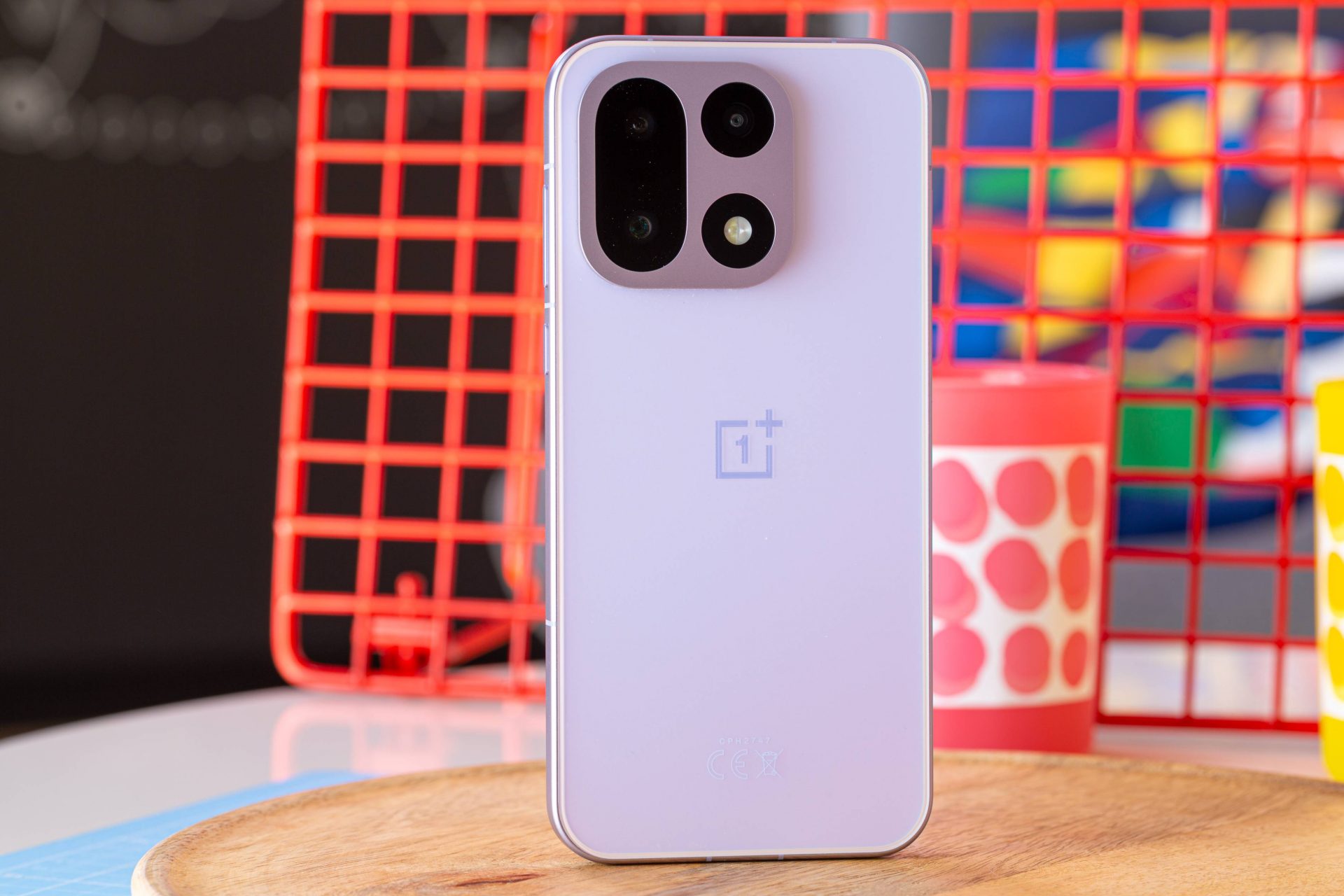 Флагман OnePlus 16: экран 240 Гц и мощный заряд | DGL.RU