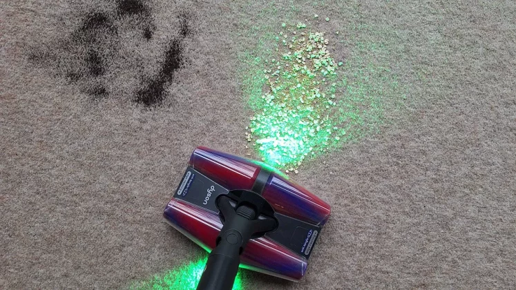 Пылесос PencilVac убирает гораздо лучше, чем я ожидал, учитывая его ультракомпактные размеры