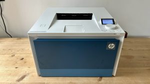 Обзор принтера HP Color LaserJet Pro 4201dw (4202dw): насыщенный черный текст