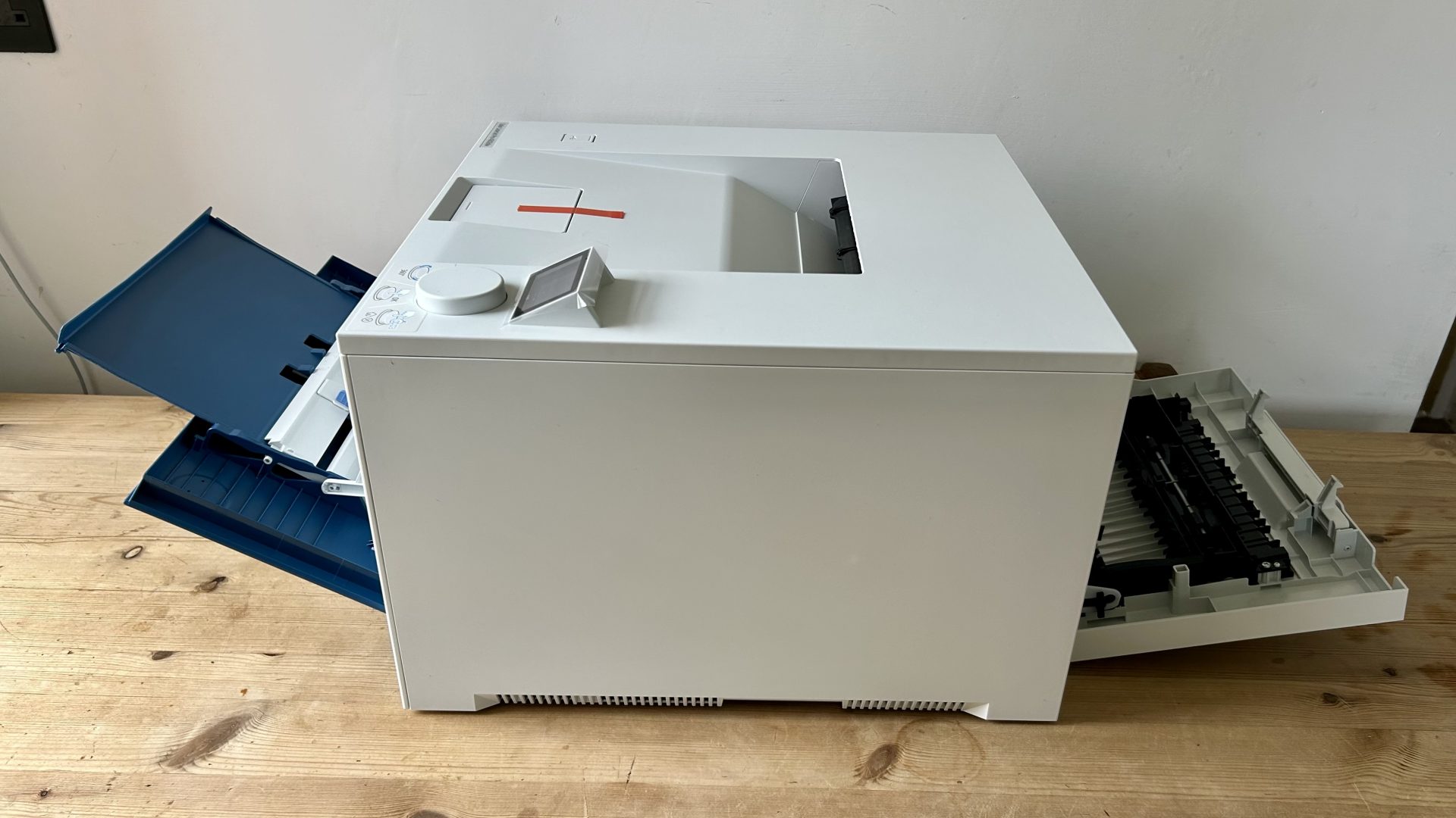 Принтер HP Color LaserJet Pro 4201dw для офиса | DGL.RU