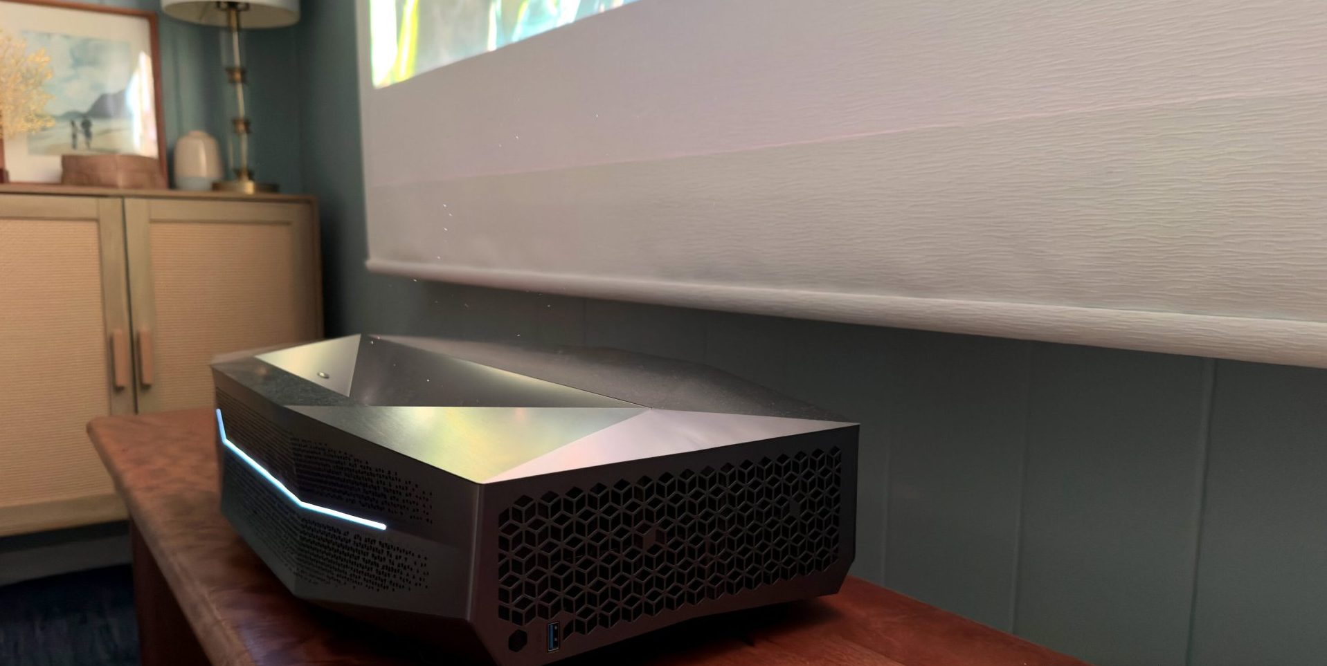 Проектор AWOL Vision Aetherion Max с Google TV | DGL.RU