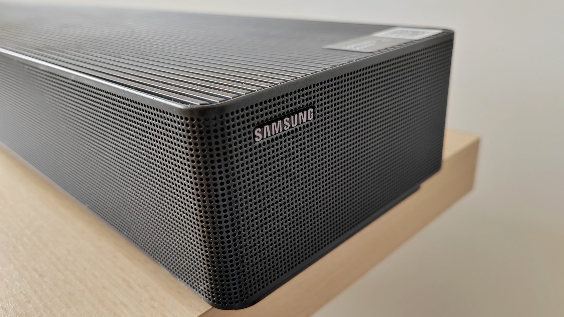 Саундбар Samsung HW-QS90H: басы и Dolby Atmos | DGL.RU