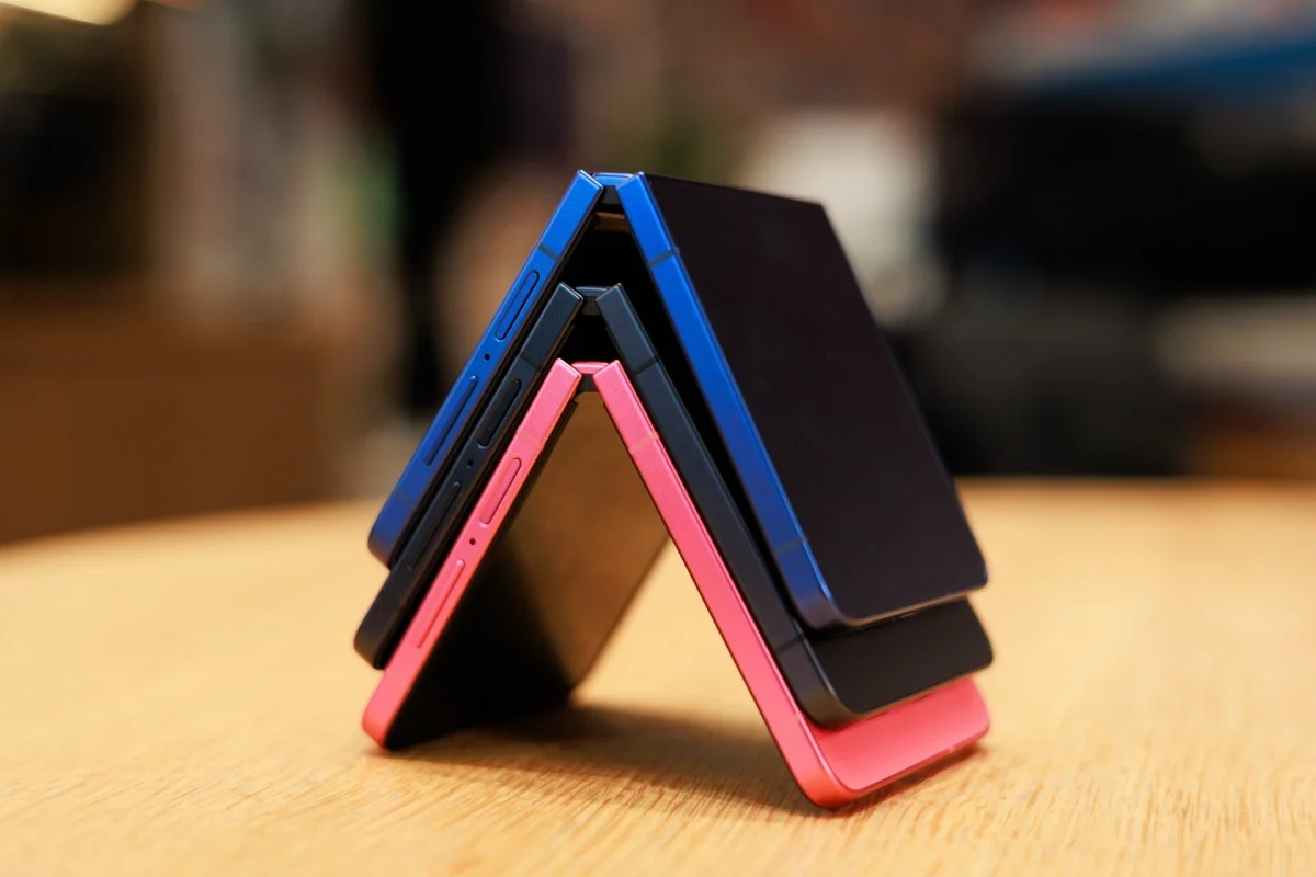 Сюрприз! Samsung впервые сделает ставку на дорогой Galaxy Z Fold 8, оставив Z Flip 8 позади картинка Galaxy Z Fold 8: ждем улучшенные камеры | DGL.RU