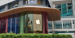 Смарт-очки и ИИ-подвеска: Apple готовит тотальную слежку за владельцами iPhone