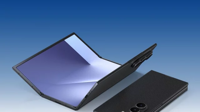 Смартфон Galaxy Z TriFold смели за минуты | DGL.RU