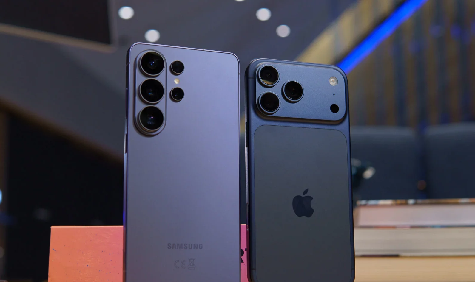 Смартфон Galaxy S26 Ultra или iPhone 17 Pro Max | DGL.RU