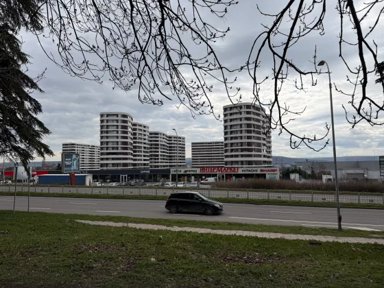 Смартфон Galaxy S26 Ultra или iPhone 17 Pro Max | DGL.RU