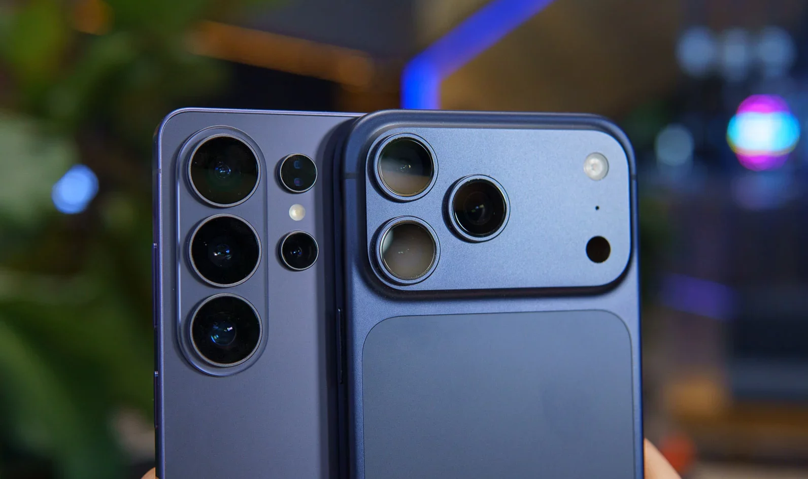 Смартфон Galaxy S26 Ultra или iPhone 17 Pro Max | DGL.RU