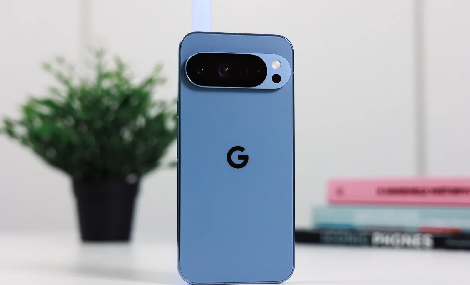 Смартфон Pixel 10 Pro XL: дизайн и магия Qi2 | DGL.RU