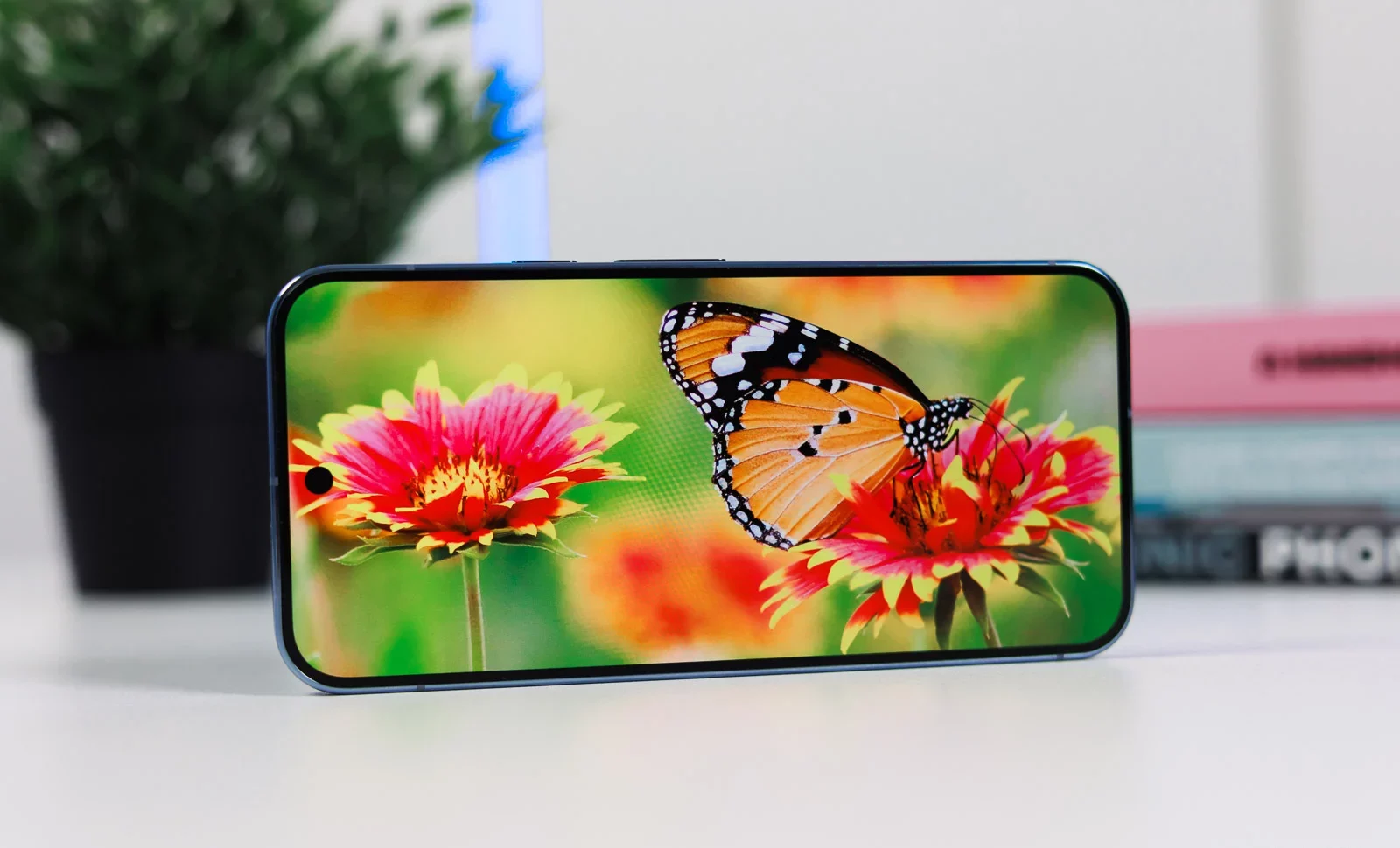 Смартфон Pixel 10 Pro XL: дизайн и магия Qi2 | DGL.RU