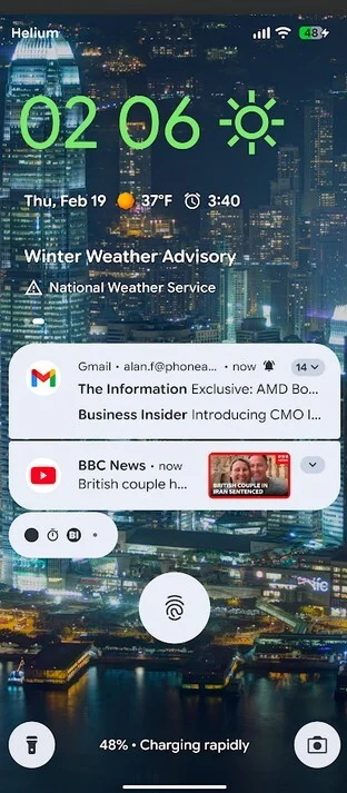 Смартфон Google Pixel сделает навязчивый виджет чуточку полезнее картинка Смартфон Google Pixel: спорт и акции в виджете | DGL.RU