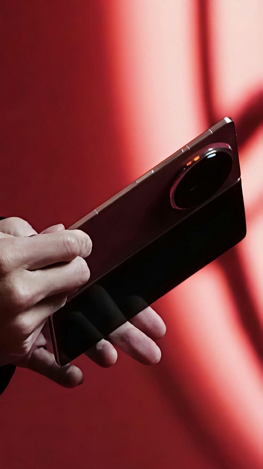 Смартфон Honor Magic V6: монструозная батарея, заставляющая Samsung рыдать от зависти картинка Смартфон Honor Magic V6 с гигантской батареей | DGL.RU