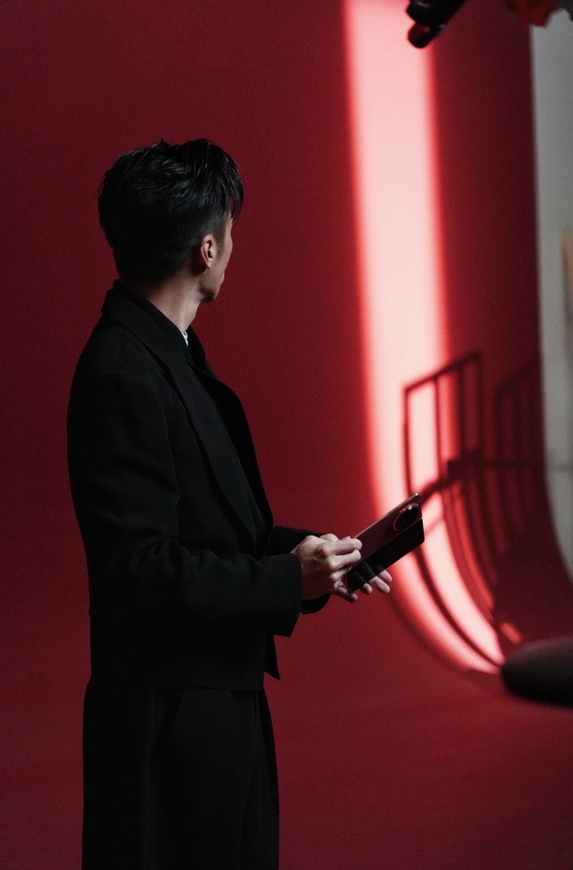 Смартфон Honor Magic V6: монструозная батарея, заставляющая Samsung рыдать от зависти картинка Смартфон Honor Magic V6 с гигантской батареей | DGL.RU