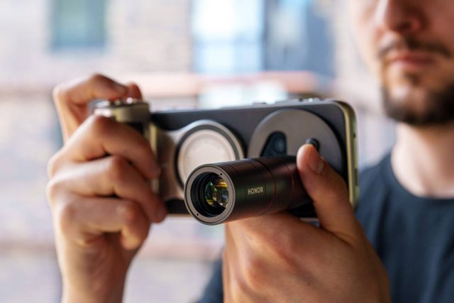 Смартфон Honor Magic8 Pro превращается в зеркалку обзор профессионального фотокомплекта Professional Imaging Kit (10) Смартфон Honor Magic8 Pro с фотокомплектом | DGL.RU