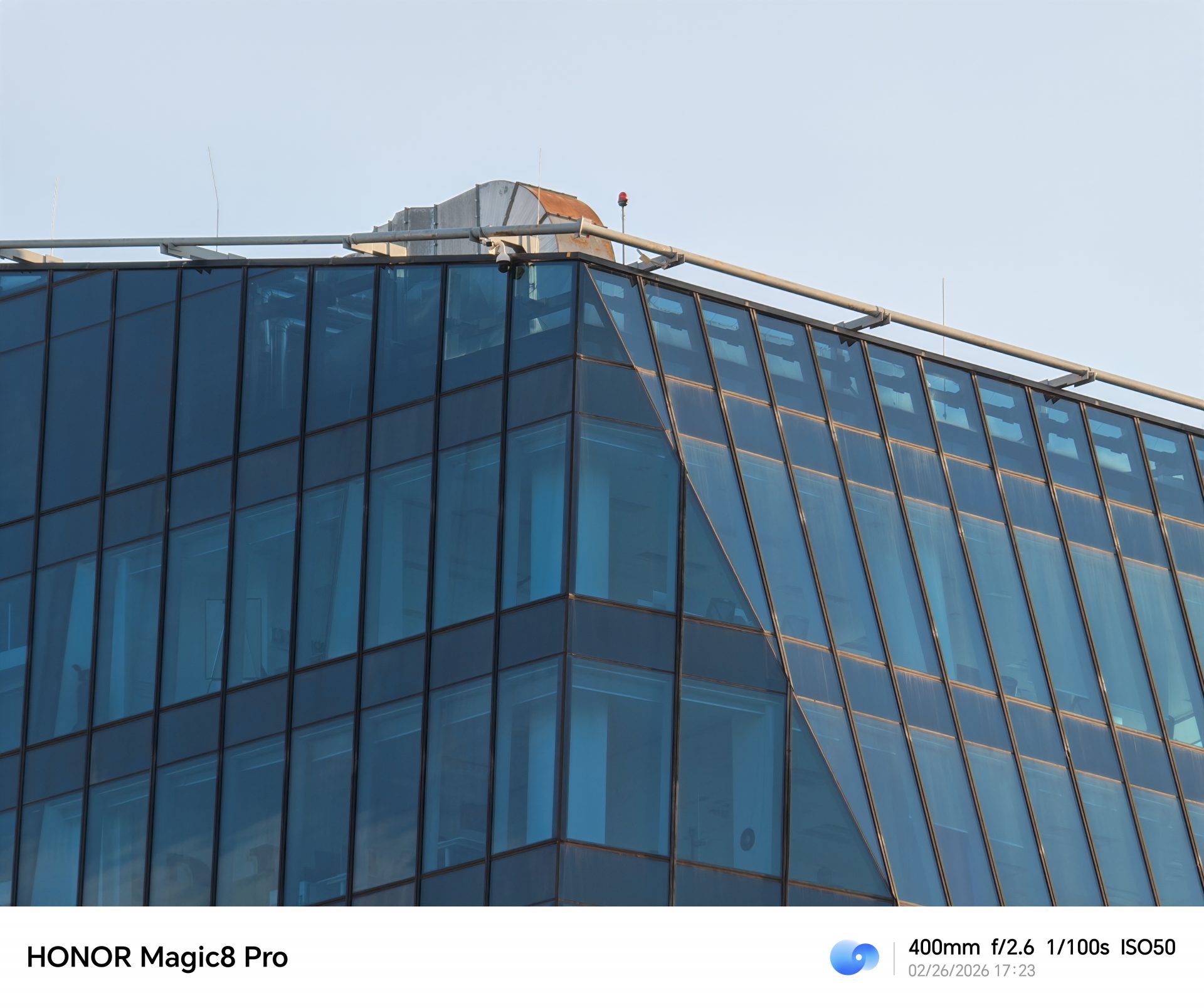 Смартфон Honor Magic8 Pro превращается в зеркалку: обзор профессионального фотокомплекта Professional Imaging Kit картинка Смартфон Honor Magic8 Pro с фотокомплектом | DGL.RU