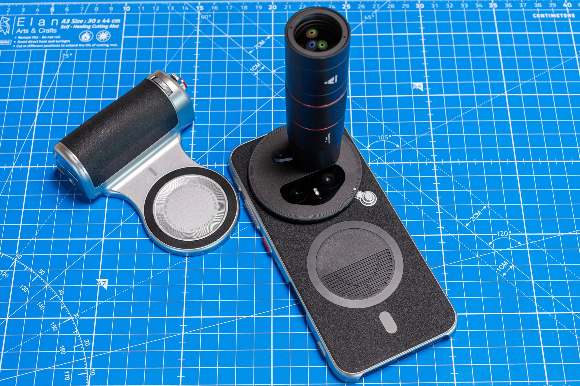 Смартфон Honor Magic8 Pro превращается в зеркалку: обзор профессионального фотокомплекта Professional Imaging Kit картинка Смартфон Honor Magic8 Pro с фотокомплектом | DGL.RU