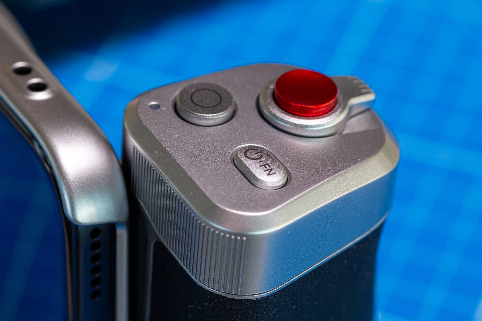 Смартфон Honor Magic8 Pro превращается в зеркалку: обзор профессионального фотокомплекта Professional Imaging Kit картинка Смартфон Honor Magic8 Pro с фотокомплектом | DGL.RU