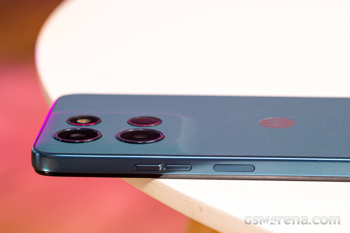 Обзор Moto G и G Play (2026): ключевые различия картинка Смартфон Moto G (2026) — батарея решает | DGL.RU