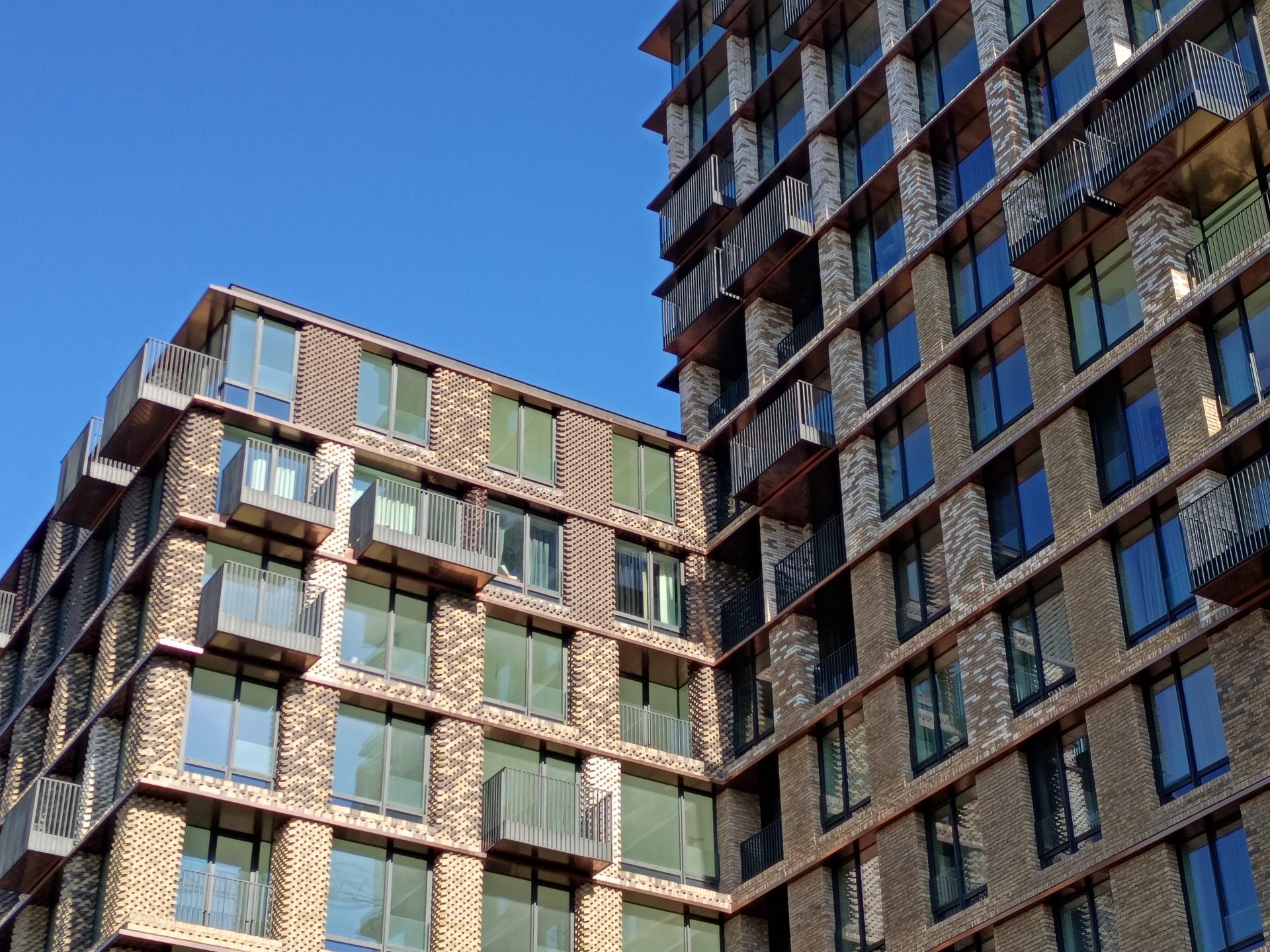 Обзор Moto G и G Play (2026): ключевые различия картинка Смартфон Moto G (2026) — батарея решает | DGL.RU