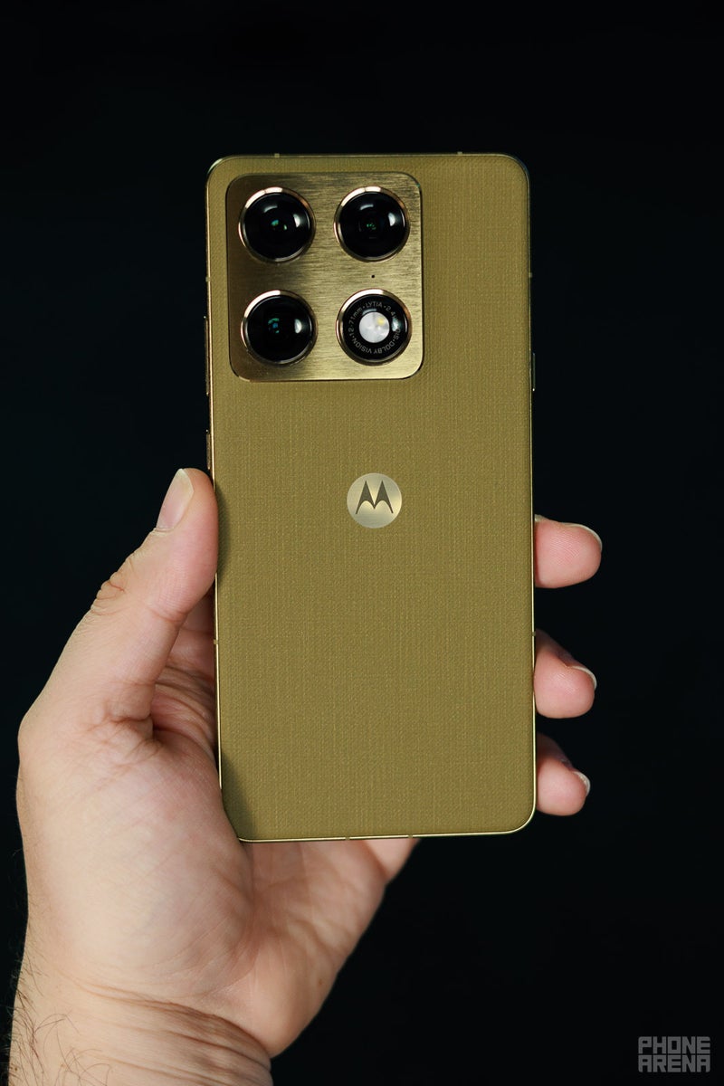 Обзор Motorola Signature: тонкий флагманский смартфон картинка Смартфон Motorola Signature — дизайн и мощь | DGL.RU