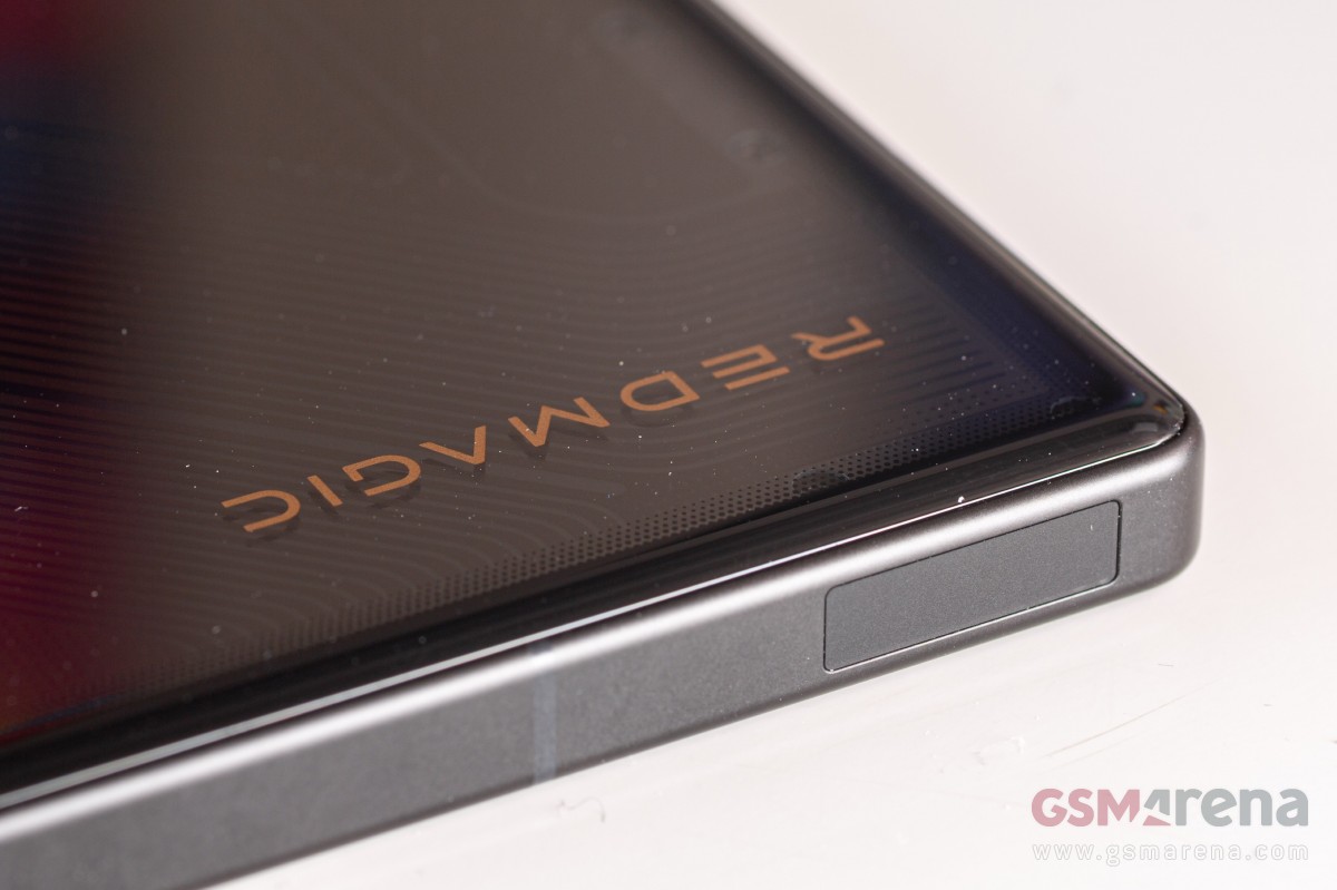 Обзор RedMagic 11 Air: чертовски разумный выбор картинка Смартфон nubia RedMagic 11 Air: тонкий гейминг | DGL.RU