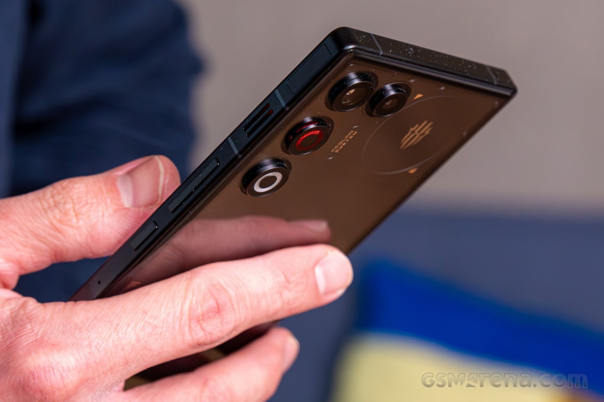 Обзор RedMagic 11 Air: чертовски разумный выбор картинка Смартфон nubia RedMagic 11 Air: тонкий гейминг | DGL.RU