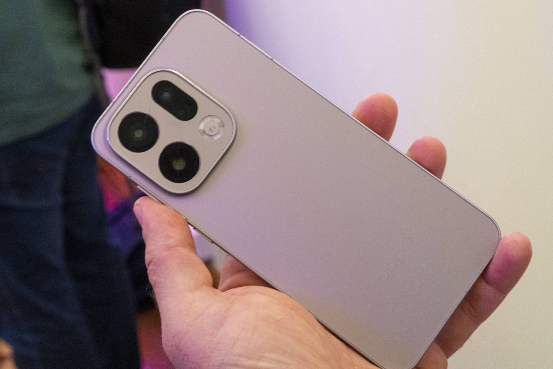 Смартфон Oppo Find X9s лишится топ-камеры | DGL.RU