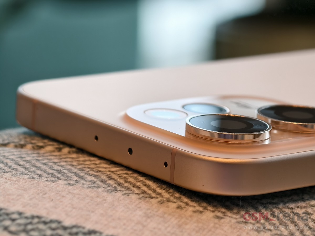 Обзор Oppo Reno15 Pro и Reno15 Pro Max: сравнение и цены в России картинка Смартфон Oppo Reno15 Pro выносливый | DGL.RU