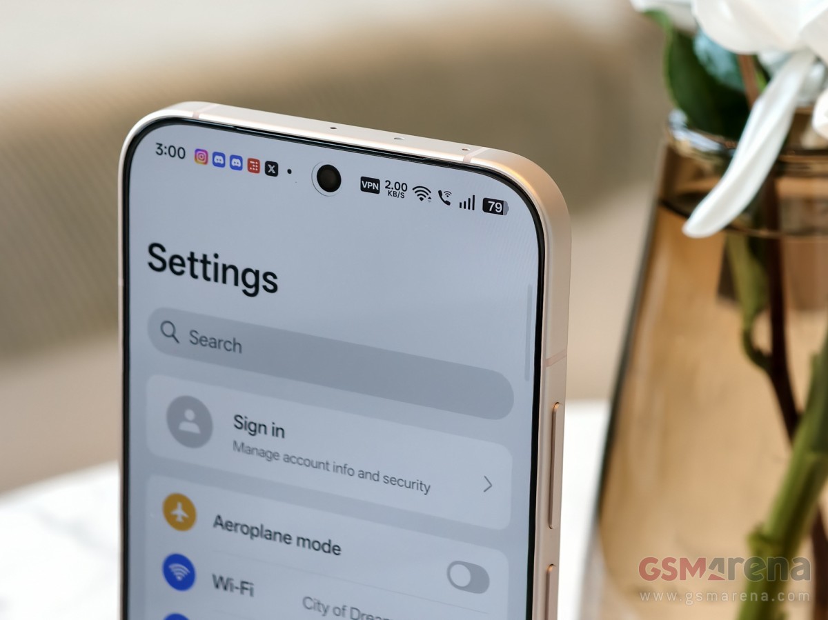 Обзор Oppo Reno15 Pro и Reno15 Pro Max: сравнение и цены в России картинка Смартфон Oppo Reno15 Pro выносливый | DGL.RU