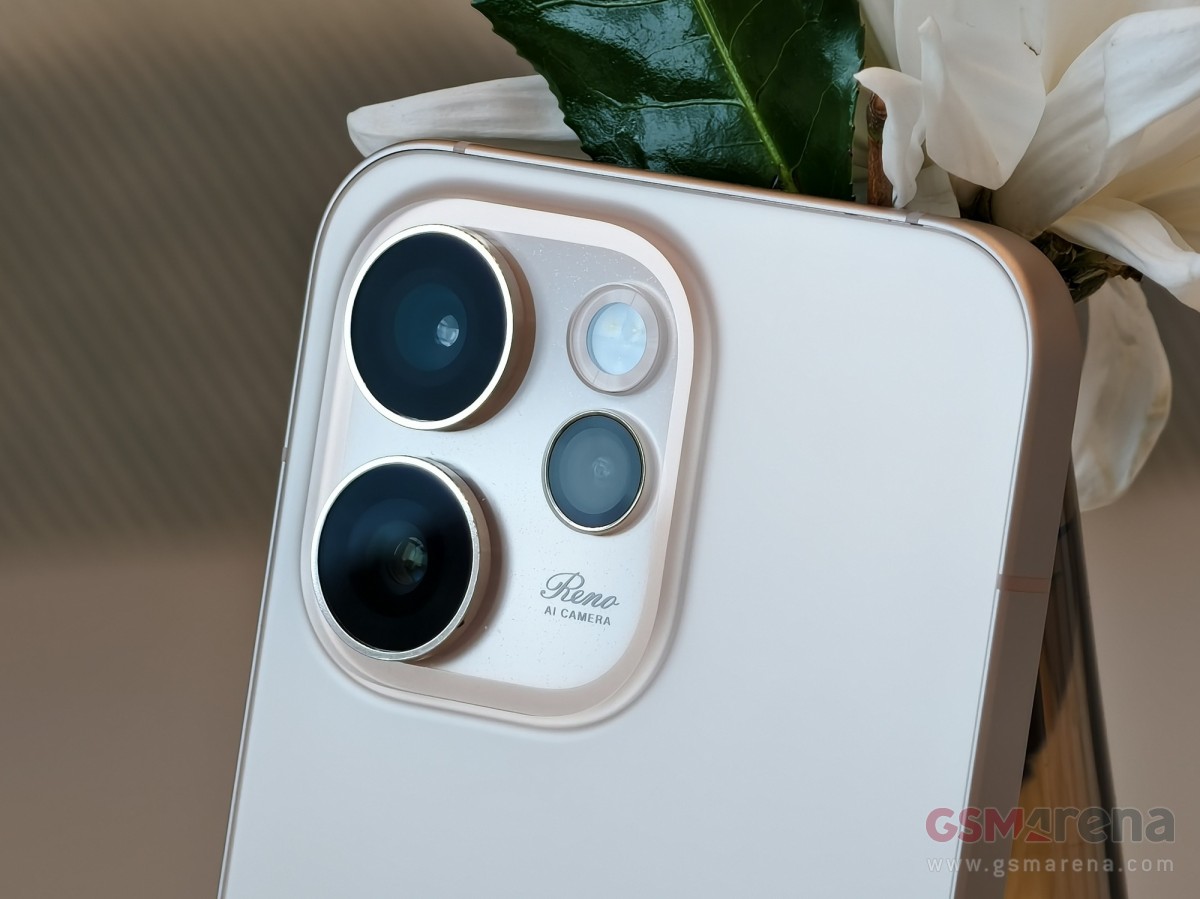 Обзор Oppo Reno15 Pro и Reno15 Pro Max: сравнение и цены в России картинка Смартфон Oppo Reno15 Pro выносливый | DGL.RU