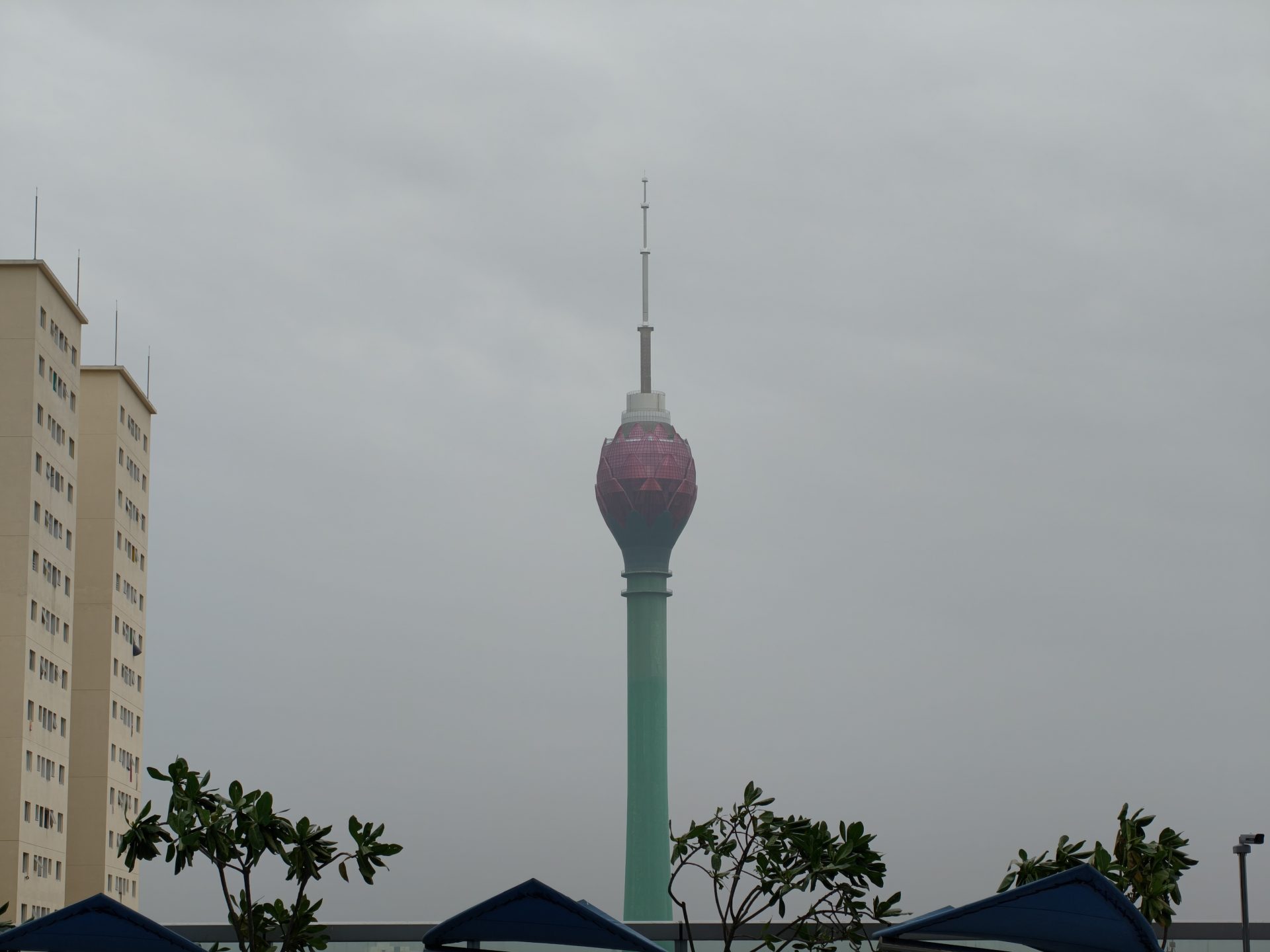 Обзор Oppo Reno15 Pro и Reno15 Pro Max: сравнение и цены в России картинка Смартфон Oppo Reno15 Pro выносливый | DGL.RU