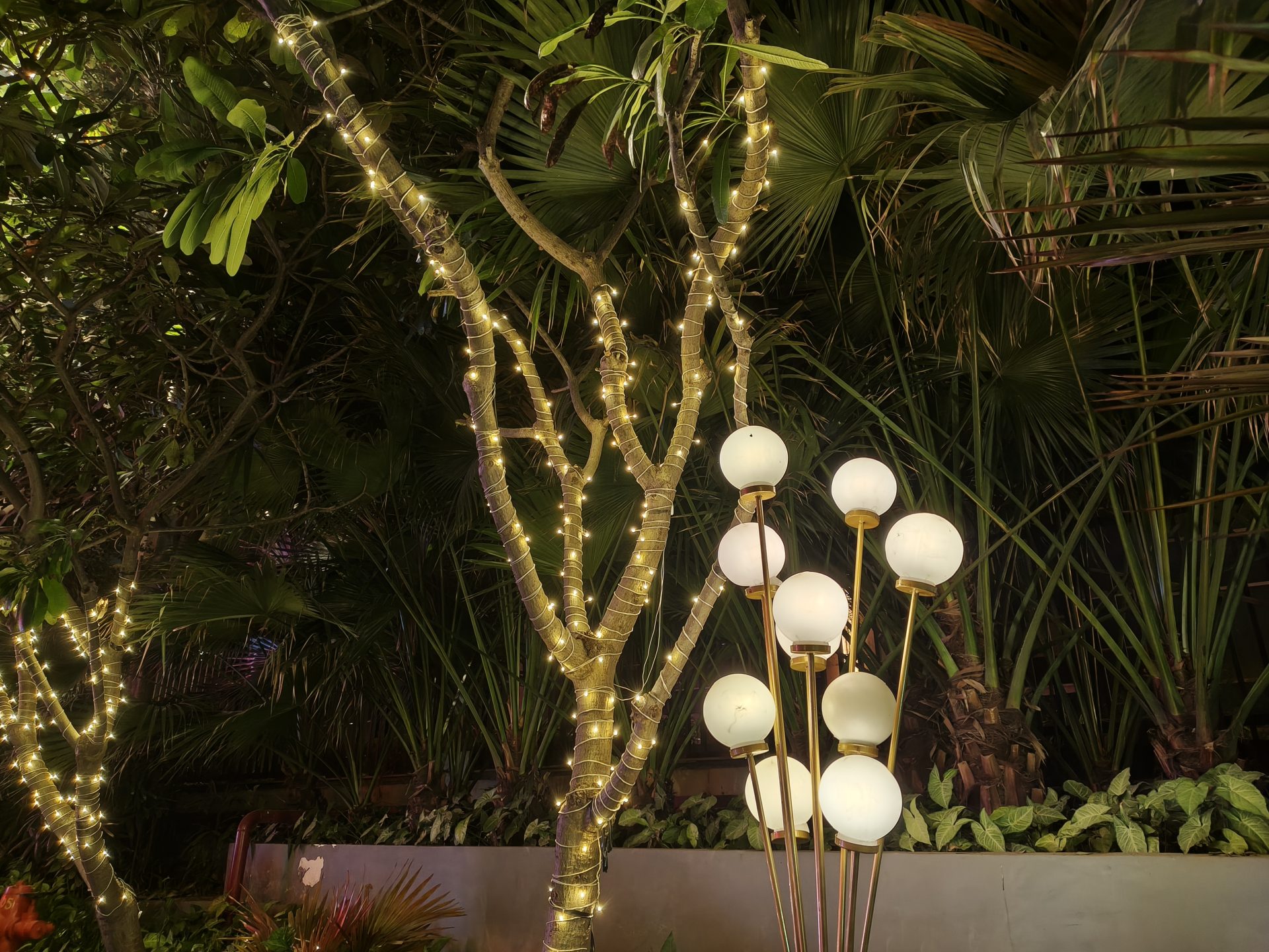 Обзор Oppo Reno15 Pro и Reno15 Pro Max: сравнение и цены в России картинка Смартфон Oppo Reno15 Pro выносливый | DGL.RU