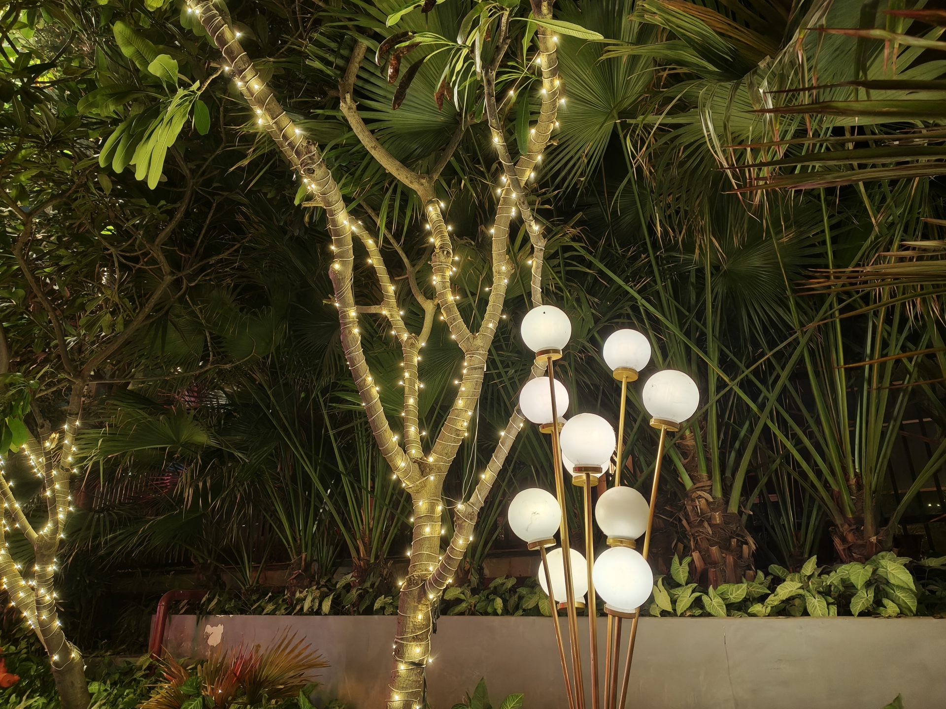 Обзор Oppo Reno15 Pro и Reno15 Pro Max: сравнение и цены в России картинка Смартфон Oppo Reno15 Pro выносливый | DGL.RU