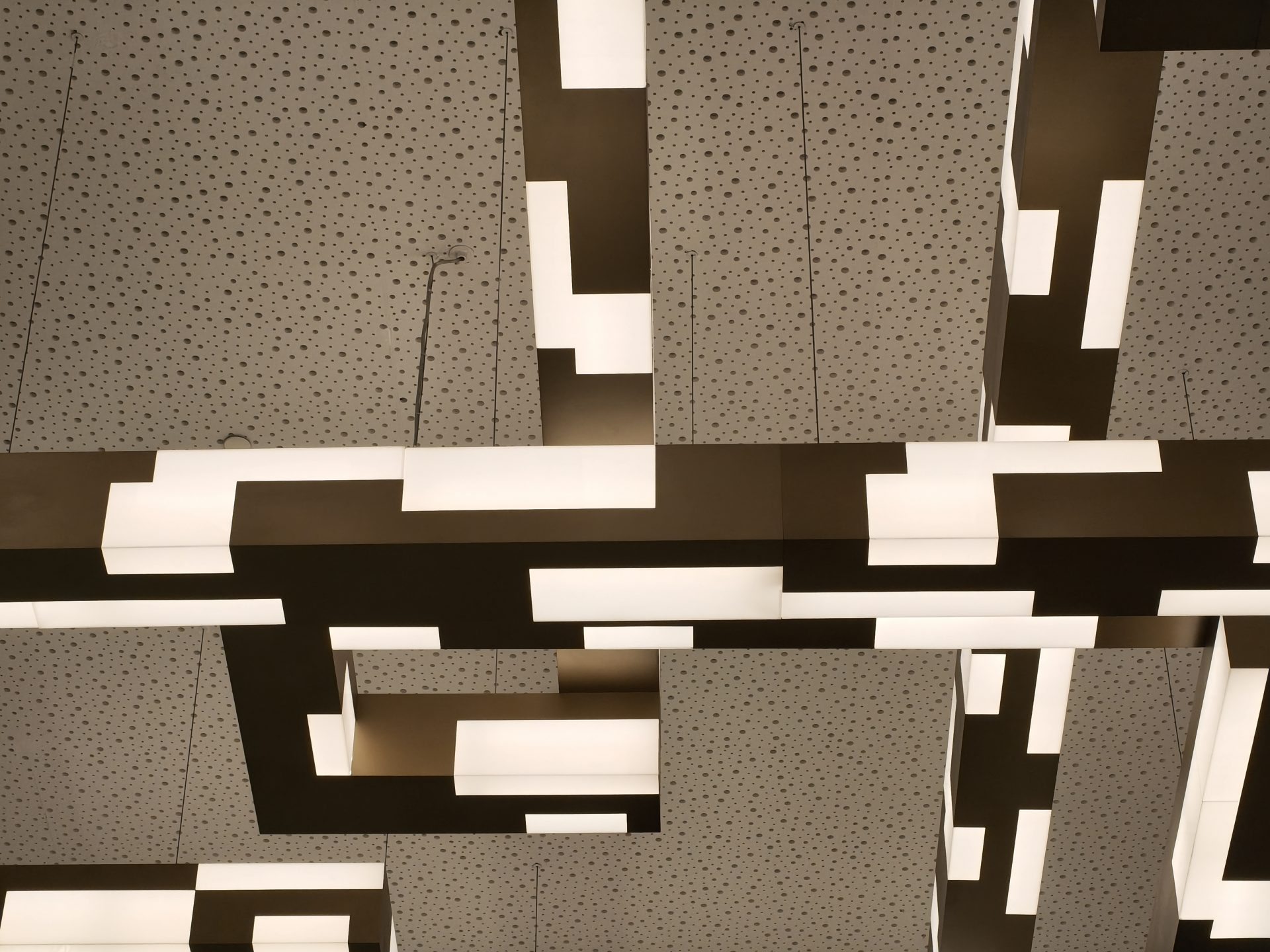 Обзор Oppo Reno15 Pro и Reno15 Pro Max: сравнение и цены в России картинка Смартфон Oppo Reno15 Pro выносливый | DGL.RU