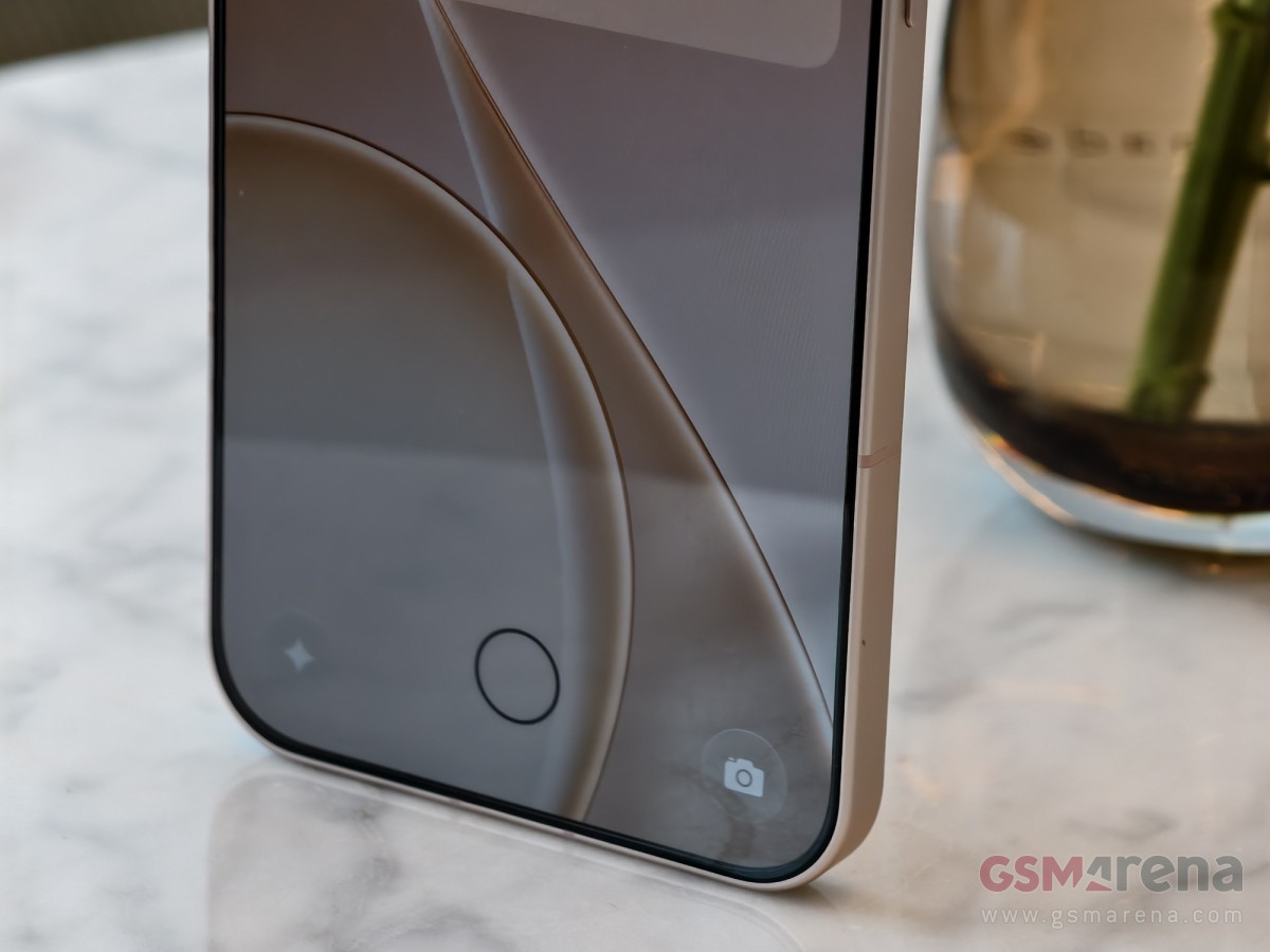 Обзор Oppo Reno15 Pro и Reno15 Pro Max: сравнение и цены в России картинка Смартфон Oppo Reno15 Pro выносливый | DGL.RU