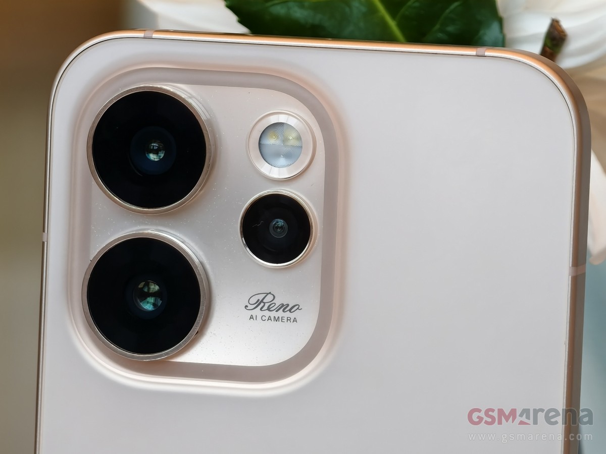 Обзор Oppo Reno15 Pro и Reno15 Pro Max: сравнение и цены в России картинка Смартфон Oppo Reno15 Pro выносливый | DGL.RU