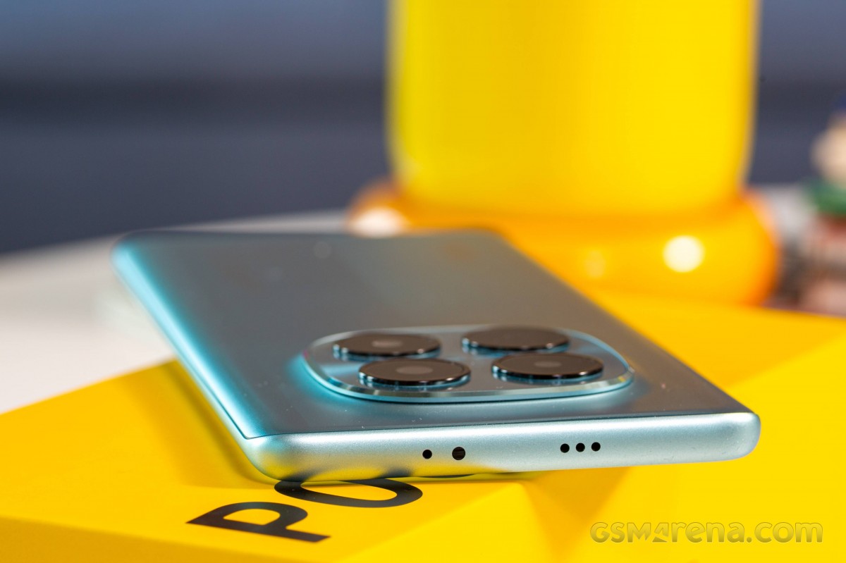 Обзор Poco M8 5G: максимум за свои деньги картинка Смартфон Poco M8 — ставка на экран и баланс | DGL.RU