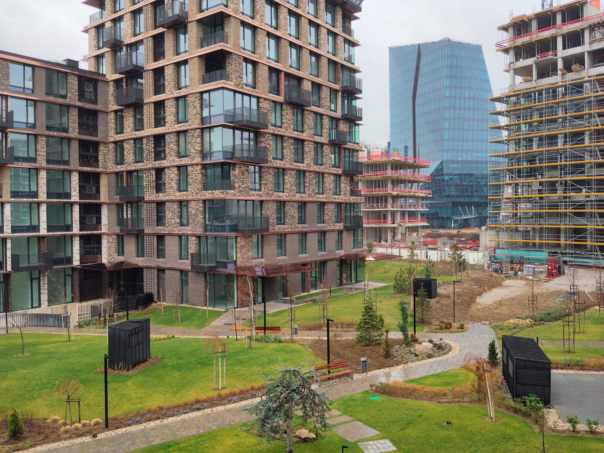 Обзор Poco M8 5G: максимум за свои деньги картинка Смартфон Poco M8 — ставка на экран и баланс | DGL.RU