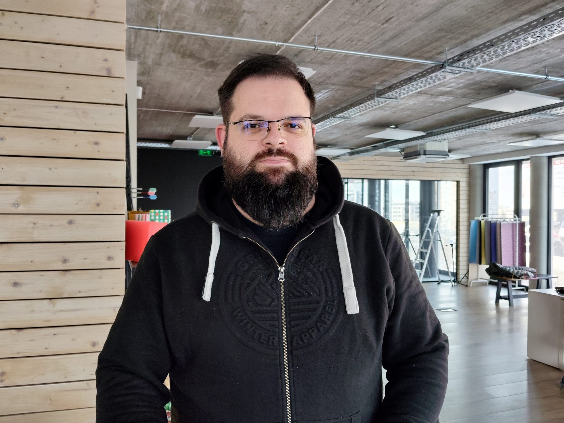 Обзор Poco M8 5G: максимум за свои деньги картинка Смартфон Poco M8 — ставка на экран и баланс | DGL.RU