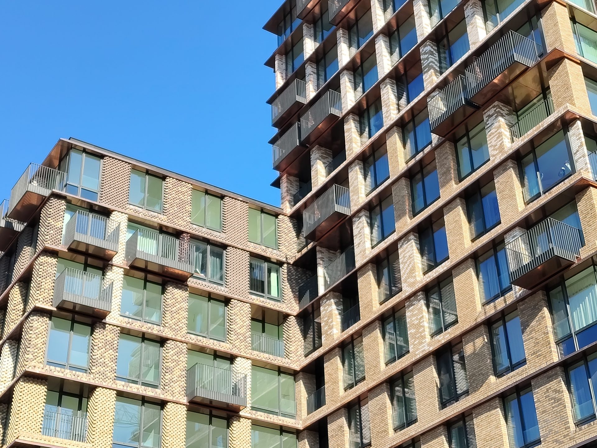 Обзор Poco M8 5G: максимум за свои деньги картинка Смартфон Poco M8 — ставка на экран и баланс | DGL.RU