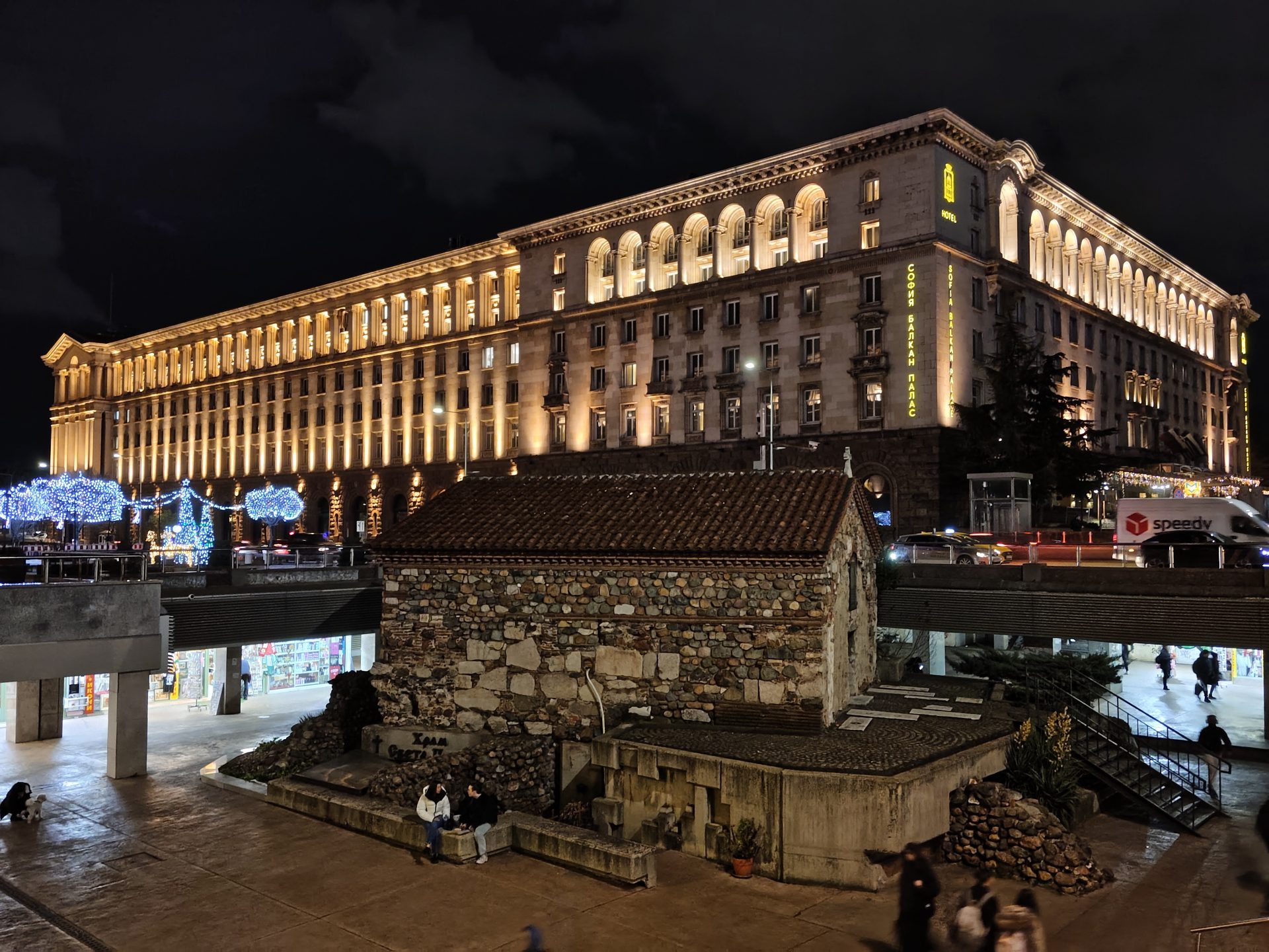 Обзор Poco M8 5G: максимум за свои деньги картинка Смартфон Poco M8 — ставка на экран и баланс | DGL.RU