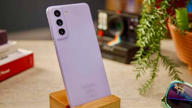 Смартфон Samsung Galaxy S21 FE получил Android 16 | DGL.RU