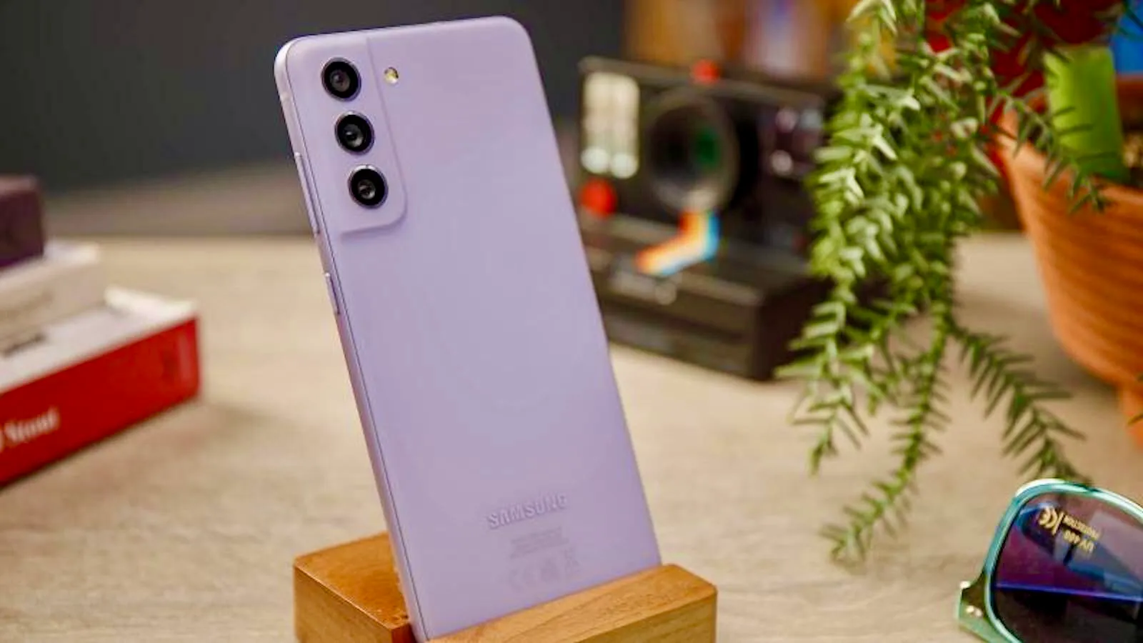 Смартфон Samsung Galaxy S21 FE получил Android 16, но это лишь напомнило о главной беде современных гаджетов