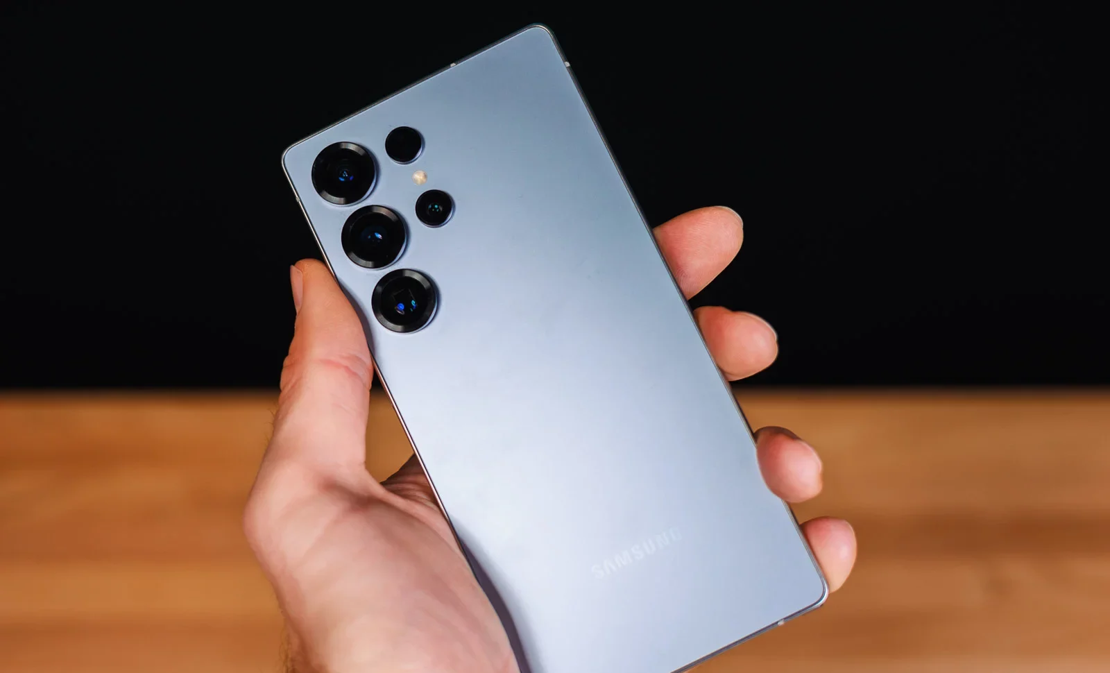 Смартфон Samsung Galaxy S25 Ultra спустя год | DGL.RU