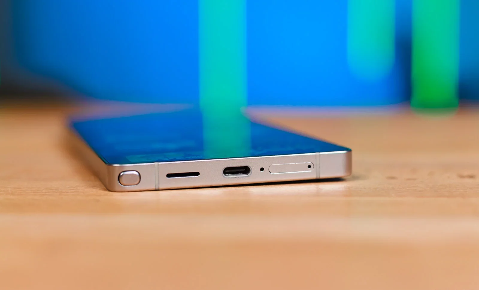 Смартфон Samsung Galaxy S25 Ultra спустя год | DGL.RU