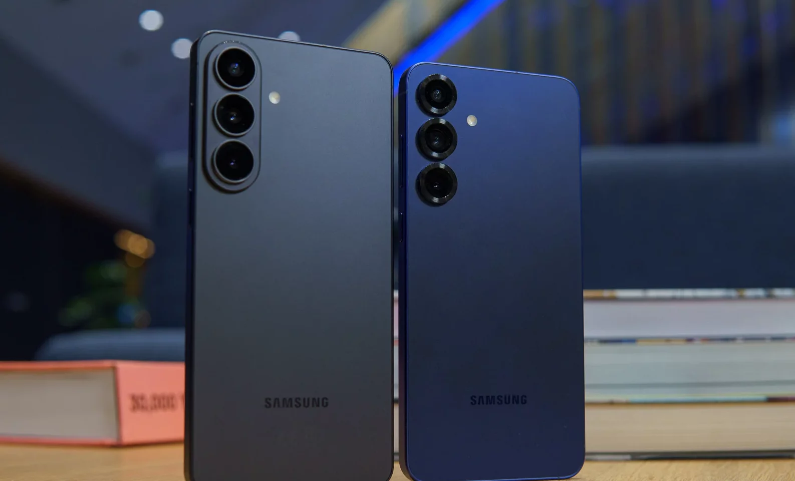 Samsung Galaxy S26 Plus против Galaxy S25 Plus: слишком похожи? картинка Смартфон Samsung Galaxy S26 Plus vs S25 Plus | DGL.RU