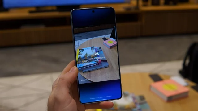 Смартфон Samsung Galaxy S26 получил крутые фишки ИИ старые флагманы теперь никому не нужны (2) Смартфон Galaxy S26 c функционалом Galaxy AI | DGL.RU