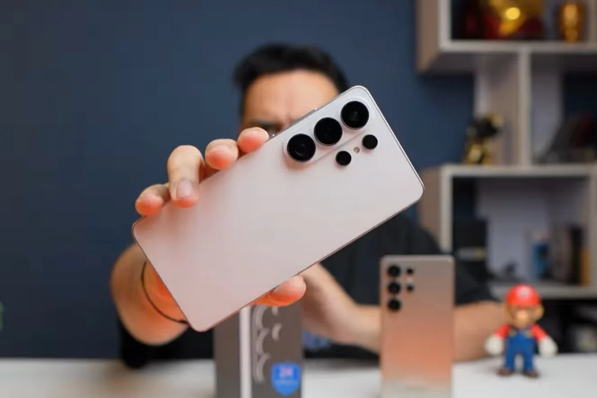 Смартфон Samsung Galaxy S26 Ultra будут штамповать в огромных количествах, и причина вас ужасно разочарует картинка Смартфон Samsung Galaxy S26 Ultra дорожает | DGL.RU